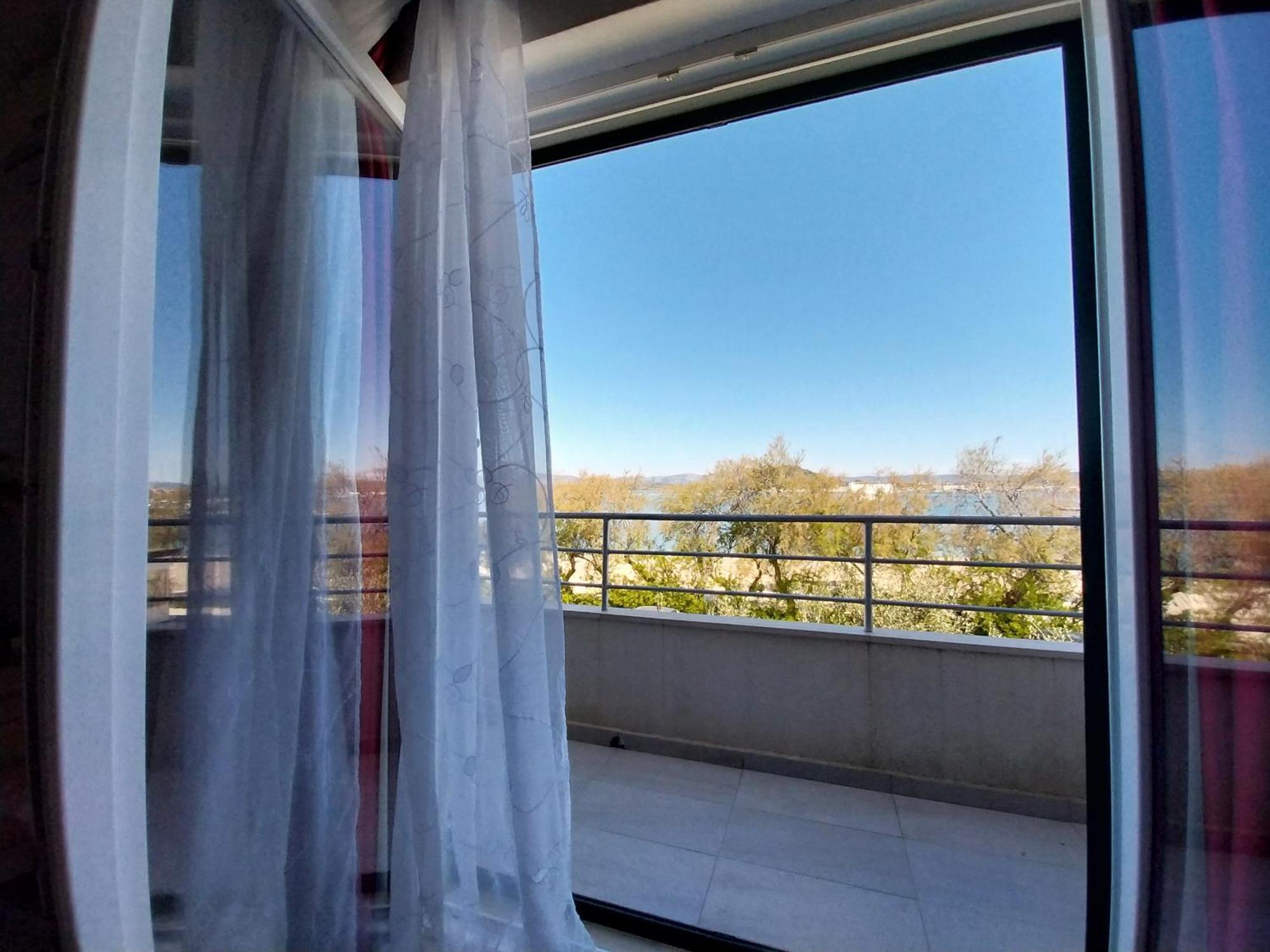 Beach Apartment Ana With Sea View, Balcony, Garden & Bbq, Murter - Dalmatia Exteriér fotografie